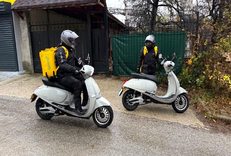Glovo riders using ONE MOTO vehicles